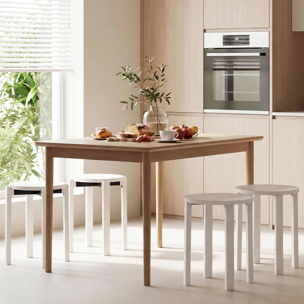 Set di 4 Sgabelli Impilabili 4 in 1, Sgabelli in Legno con Portavaso con Rotelle, 2 Grandi Ø36 cm e 2 Piccoli Ø35 cm, Tavolino Laterale Rotondo per Soggiorno e Camera da Letto (Bianco)