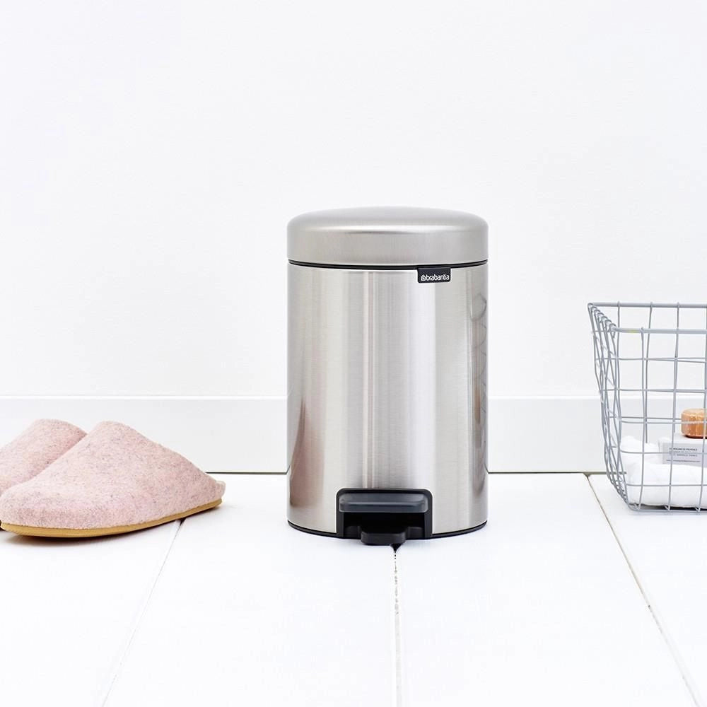 Brabantia 112164 NewIcon Pattumiera a Pedale 3 L Acciaio Satinato Antimpronta Chiusura Ammortizzata Silenziosa Secchio Interno Rimovibile colore Acciaio Satinato