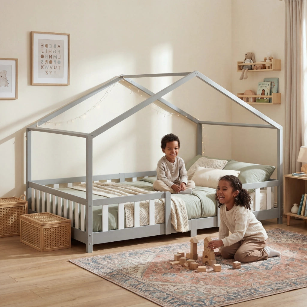 Letto per Cameretta Treviolo a Forma di Casetta in Stile Montessori con Materasso 140x200 cm - Grigio Chiaro/Bianco [en.casa]
