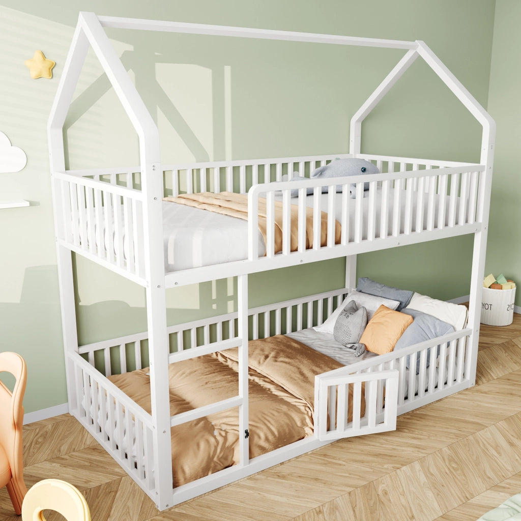 Letto a castello in metallo 90x200 cm bianco con scala frontale e porta apribile, design a casetta