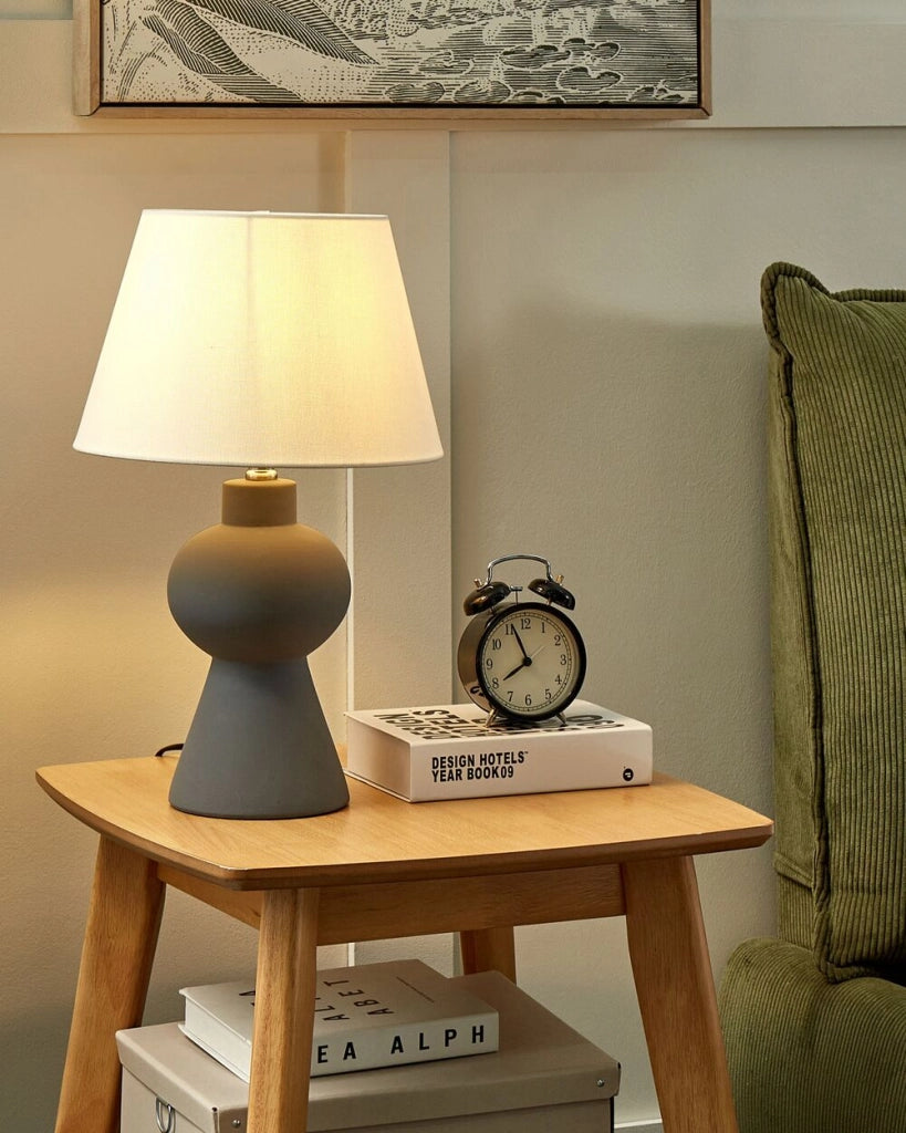 Lampada da tavolo in ceramica grigio con paralume a tamburo in lino base minimalista design stile contemporaneo