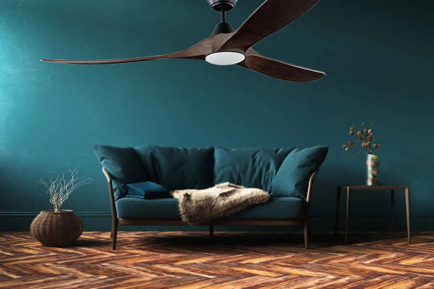 Ventilatore da soffitto a risparmio energetico KOA con LED nero matte 152 cm con pale di legno naturale noce