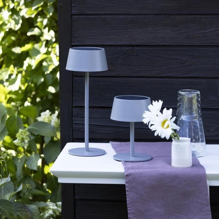 Lampada da tavolo per esterno - BRILLIANT - PICCO - LED e solare - Metallo e plastica - 5 W - Grigio satinato