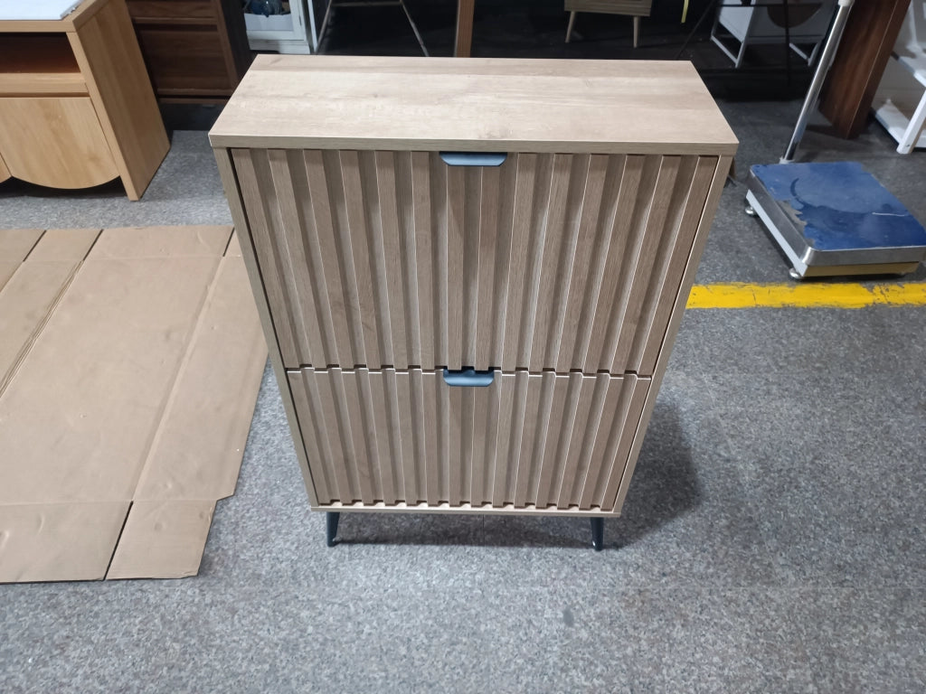 Mobile porta scarpe slim da 60 cm con ante a ribalta, finitura effetto legno e struttura in MDF
