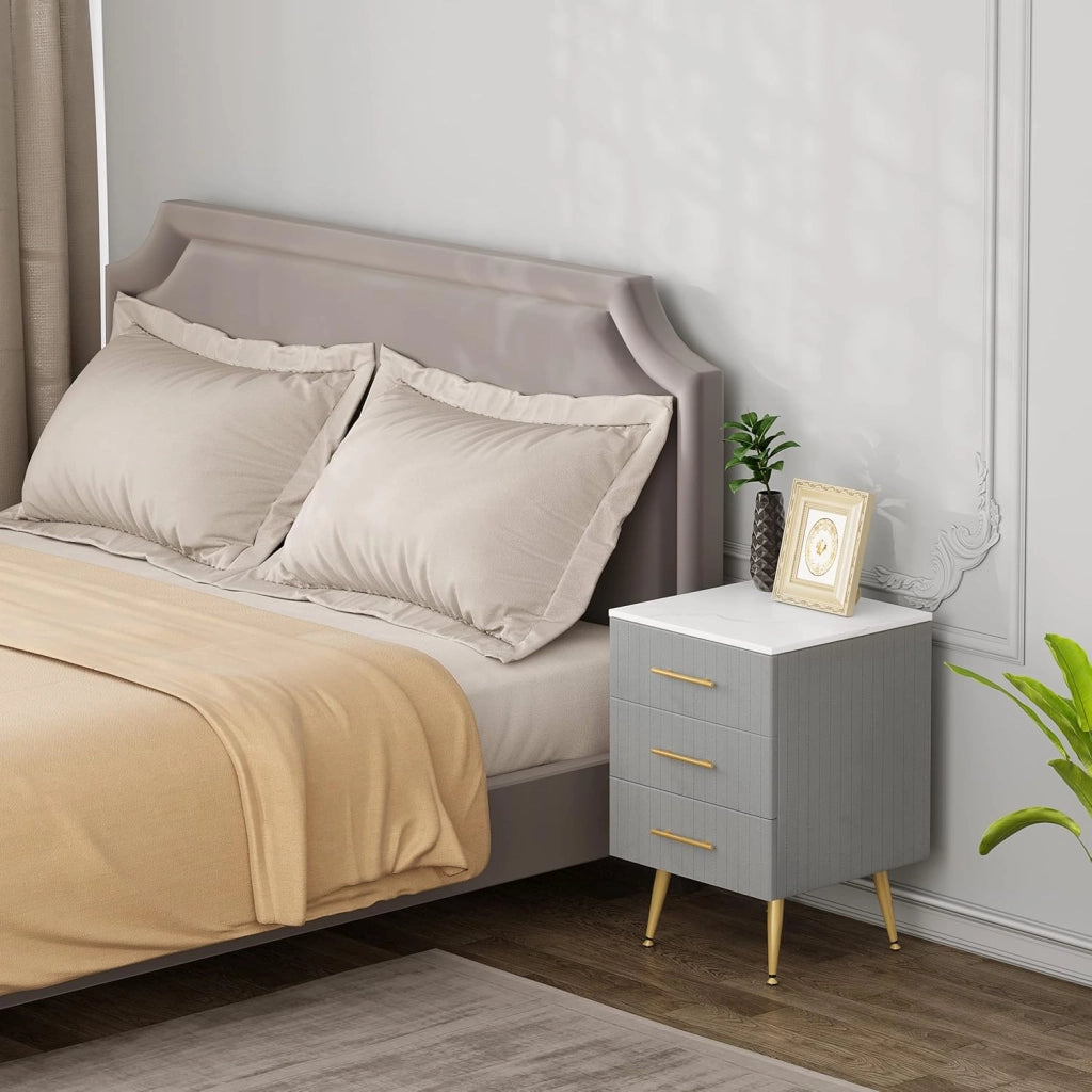 Set di 2 Comodino Camera da Letto in Velluto con Tre Cassetti, Cassettiera in Legno, Organizzatore da Letto, Gambe in Metallo, Bianco e Grigio, TS135gr-2