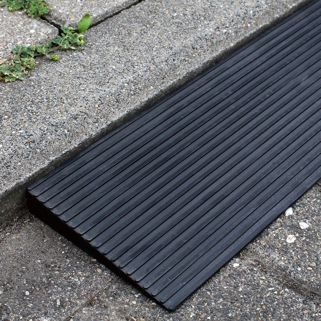 Rampa per soglie 35x200x900mm per sedie a rotelle e deambulatori In gomma con superficie antiscivolo