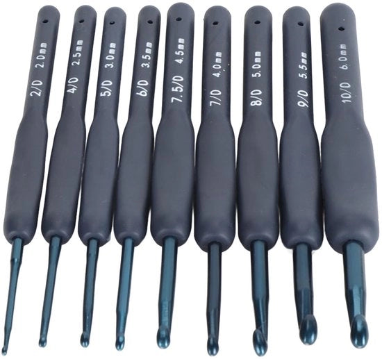 Set di uncini ergonomici 9 pezzi - uncini in alluminio 2,0-6,0 mm - maniglie morbide - rullo compatto - riduce la fatica - uncini per ago
