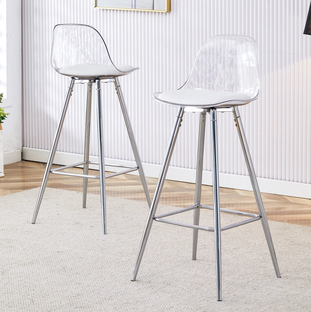Seduta ergonomica trasparente con struttura in metallo color argento