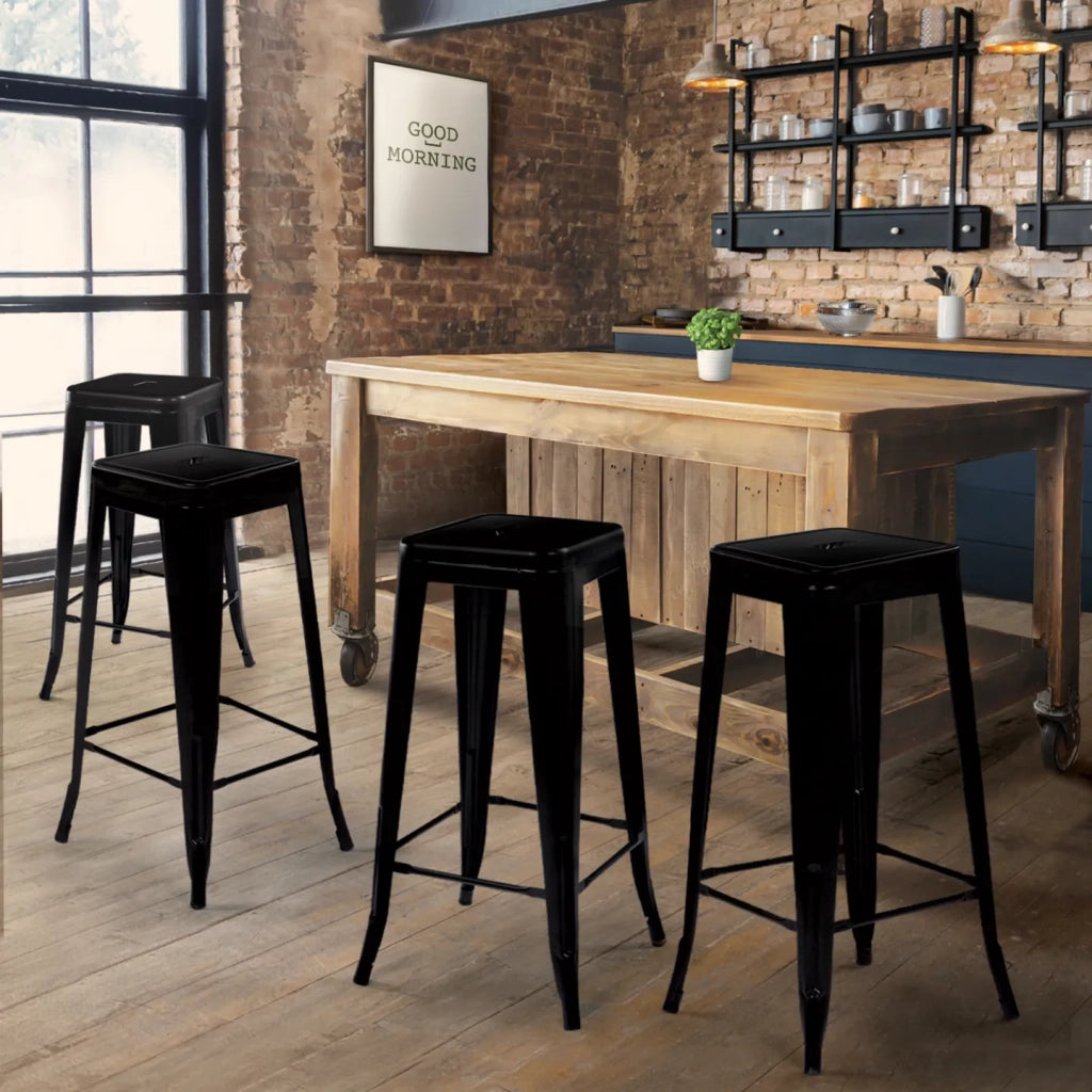 IDMarket - Set di 4 sgabelli da bar LENY in metallo nero opaco impilabili con aspetto grezzo di fabbrica