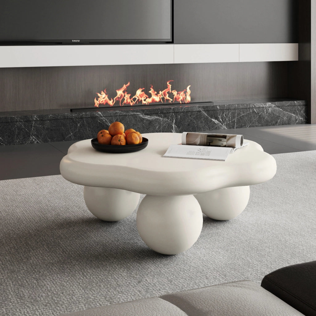 Tavolino basso a forma di nuvola con gambe sferiche, in mdf e plastica, per soggiorno e camera, crema, diametro 80 × 35 cm