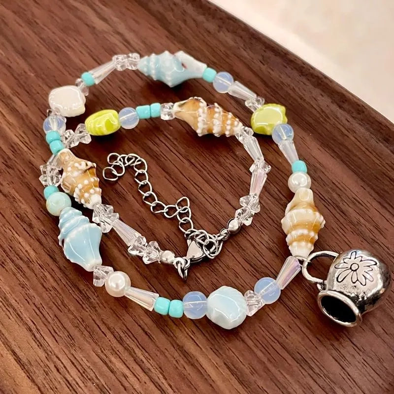 Collana fatta a mano con conchiglie e perline: ciondolo a forma di clavicola in stile spiaggia