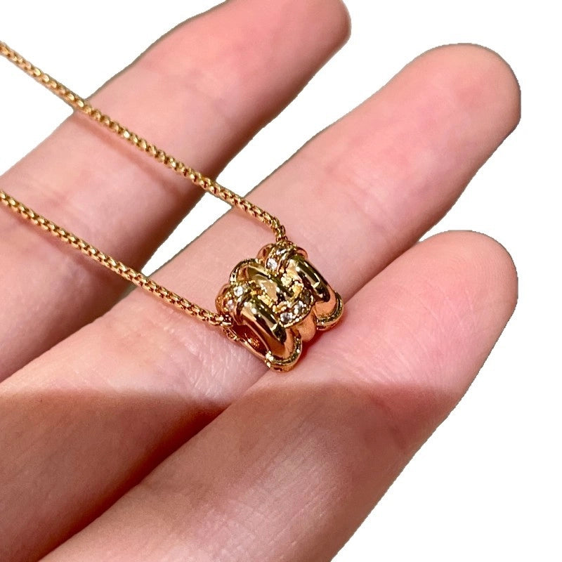 Collana di lusso accessibile, versatile e sottile, con zirconi, perfetta per la vita.