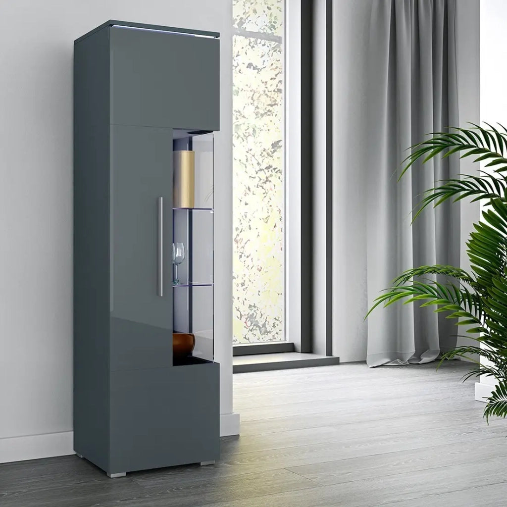 Vetrina alta design con illuminazione LED multicolore collezione BOMBAY. Colore grigio lucido. Apertura a sinistra.