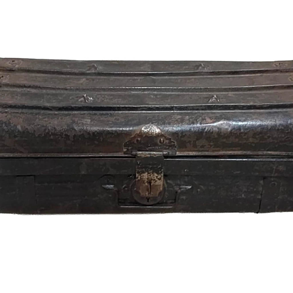 Valigia artigianale in metallo, 67x37x25h cm