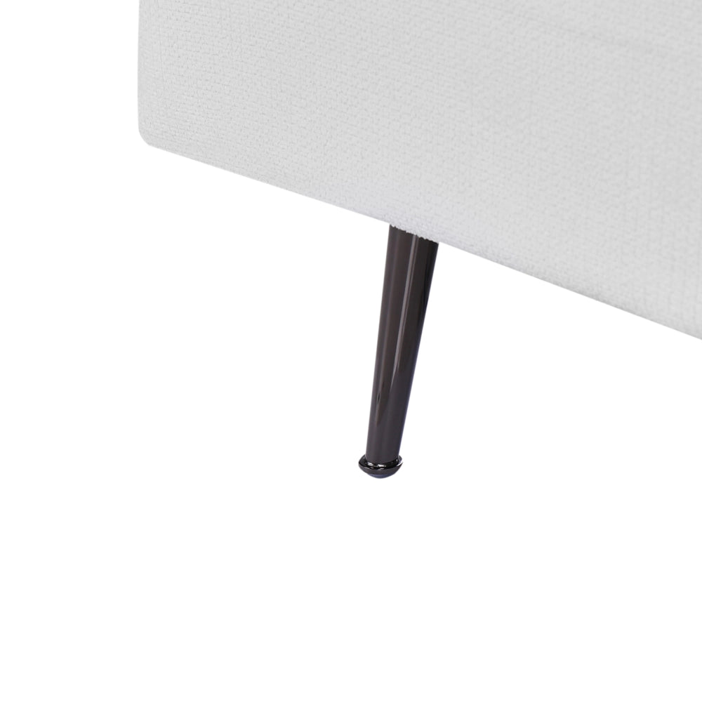 Chaise Lounge Bianco Sinistra in tessuto poliestere con cuscini decorativi Gambe in metallo Soggiorno di design moderno