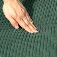 Divano a Due Posti Imbottito, Legno, Tessuto in Poliestere Vellutato, Schiuma, 117 x 56.5 x 77 cm, Verde
