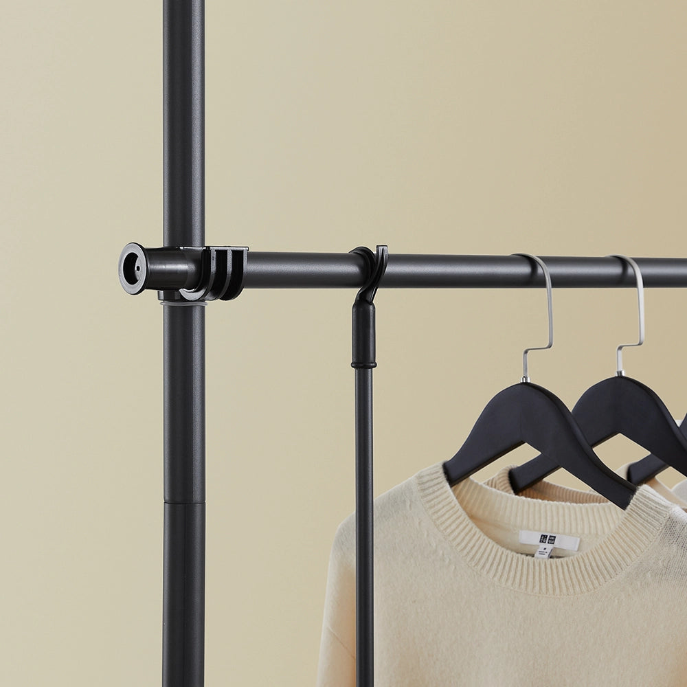 SoBuy KLS03-II-SCH Telescopic Appendiabiti da Terra, Robusto Stand Appendiabiti con Aste, Armadio Aperto Regolabile per Camera da Letto, Porta Abiti Nero