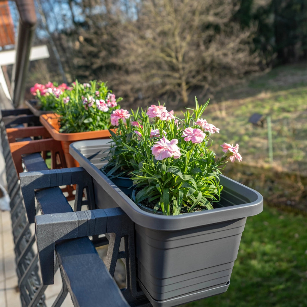 Set di 2 ganci regolabili per vasi da fiori KADAX per balconi.