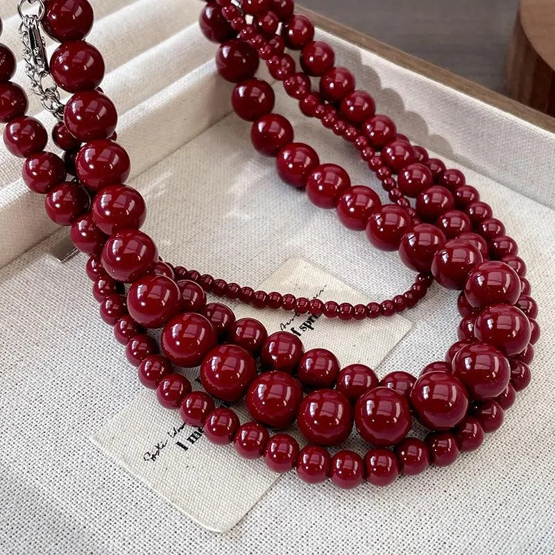 Collana di perle rosse fatta a mano