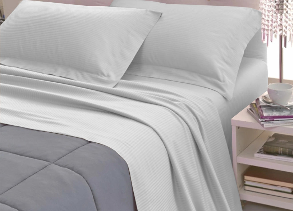 Completo Lenzuola Letto In 100% Raso Cotone Rigato 5mm In Tinta Unita - Piazza E Mezza - Grigio