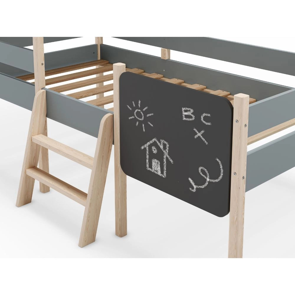 Letto rialzato a casetta Mint in legno massiccio verde cachi e pino con lavagnetta