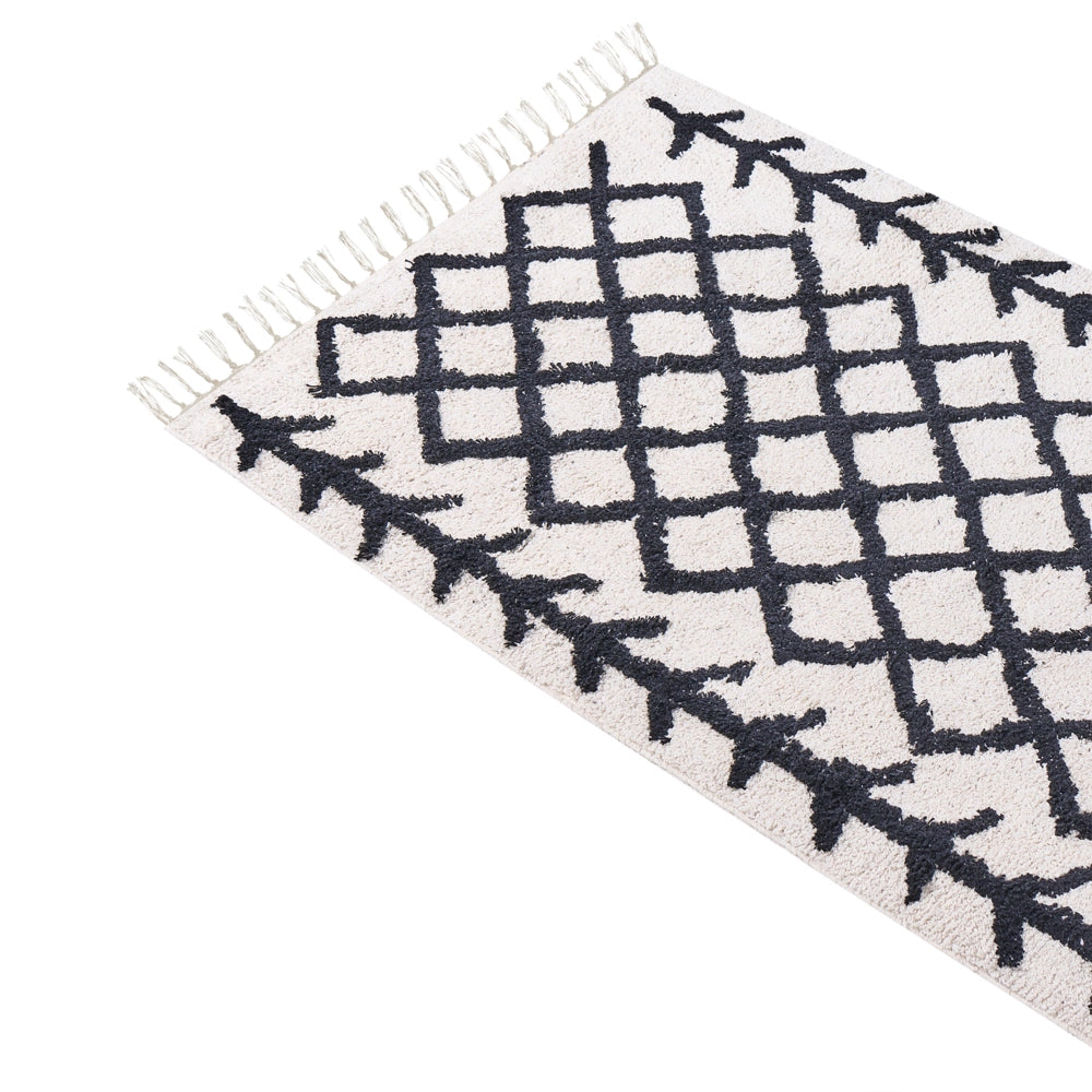 Tappeto in cotone beige e nero con motivo geometrico e nappe 80 x 230 cm camera da letto soggiorno