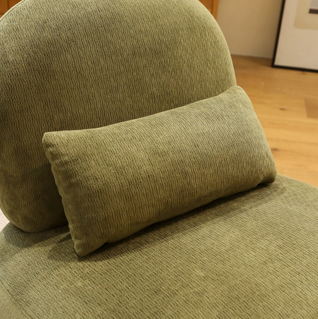 Poltrona senza braccioli dal design moderno in velluto con gambe in legno