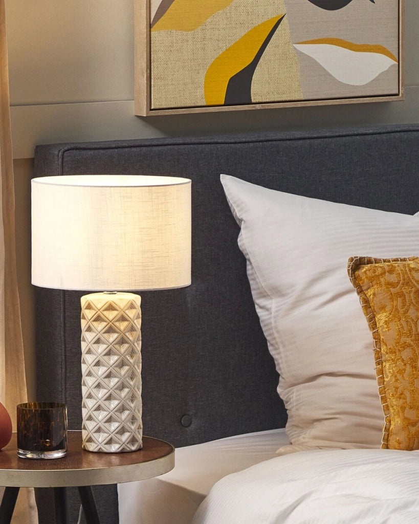 Lampada da Tavolo Luce Beige Ceramica 49 cm Motivo Geometrico Bianco Tamburo Paralume Comodino Soggiorno Camera da Letto Illuminazione