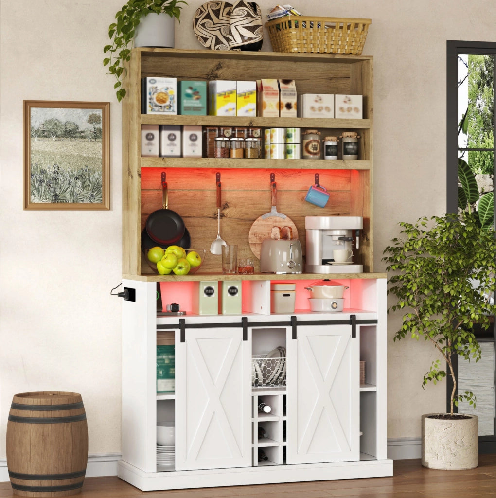 Credenza alta 110x40x191 cm con vetrina; prese USB e LED in MDF naturale e bianco