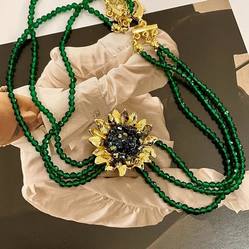 Collana fatta a mano con perline di cristallo verde scuro, regalo di Natale o di compleanno.