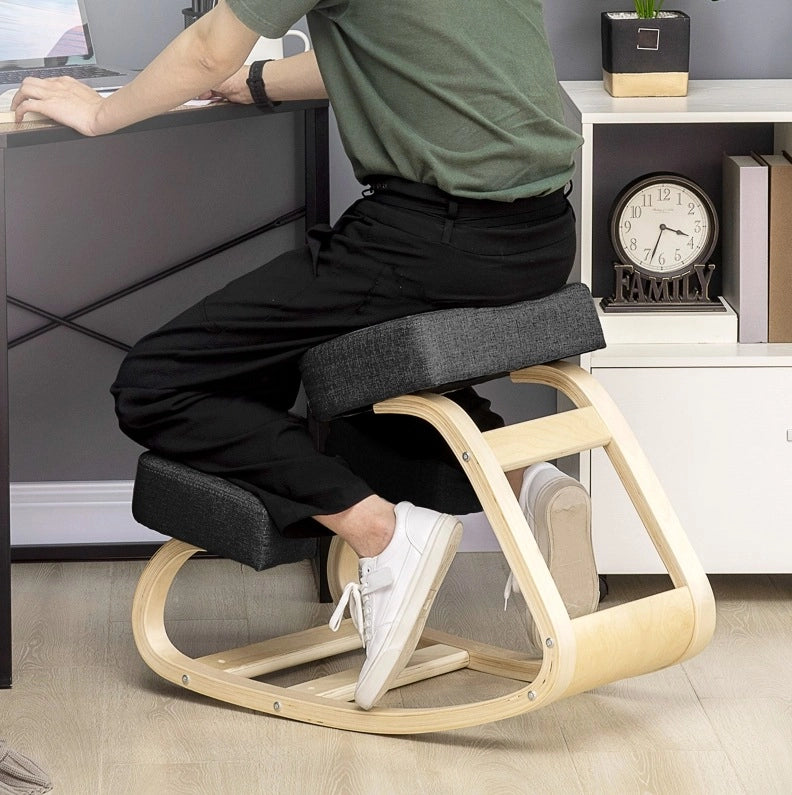 Sedia inginocchiata ergonomica in legno nera