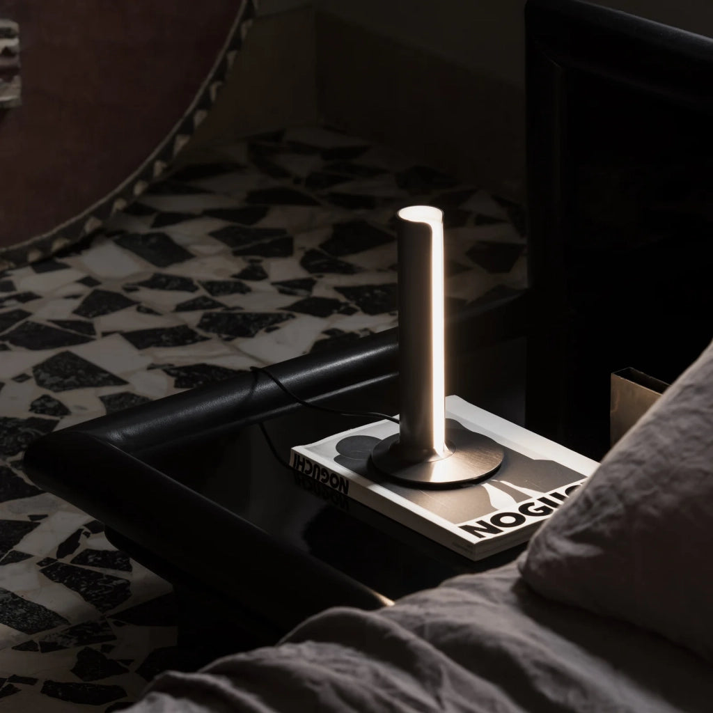 Lampada Da Tavolo Collezione DORICA LED 8W Luce Calda Blu Ideal Lux