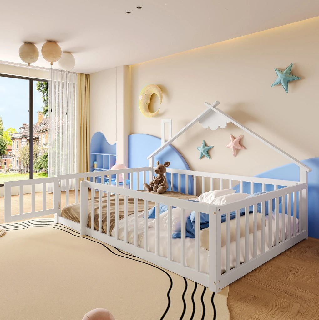 Letto a casetta per bambini 140x190 cm in pino e MDF bianco con sponda di sicurezza