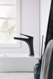 IMEX Miscelatore monocomando per lavabo in ottone nero opaco con cartuccia ceramica Ø28 mm set 2 flessibili 3-8 inclusi altezza 168 mm canna 123 mm modello BDD055-1NG