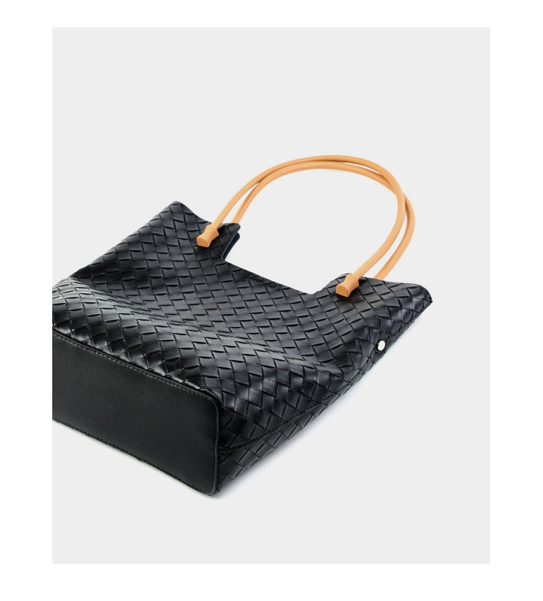 Borsa da donna intrecciata, grande capacit¨¤, in pelle di vacchetta, nera