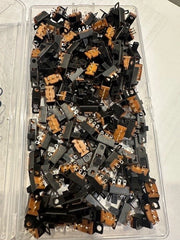 MINI PANNELLO INTERRUTTORE A SLITTA SPDT 3 PIN 2 POSIZIONE 0.5A 50V DC (CONF. 10 PEZZI)
