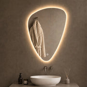 Specchio triangolare stondato retroilluminato a led in pvc *** misure 60x80 cm, tonalità dimmerabile 2700-4500-6500k...