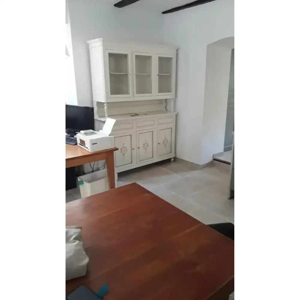 Cristalliera 6 ante 3 cassetti arte povera in legno massello e mdf con rifinitura in bianco filo verde con decori 158x47x213 H