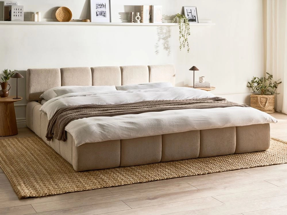Letto minimalista in tessuto con testiera imbottita bianco sporco 180 x 200 cm stile scandinavo