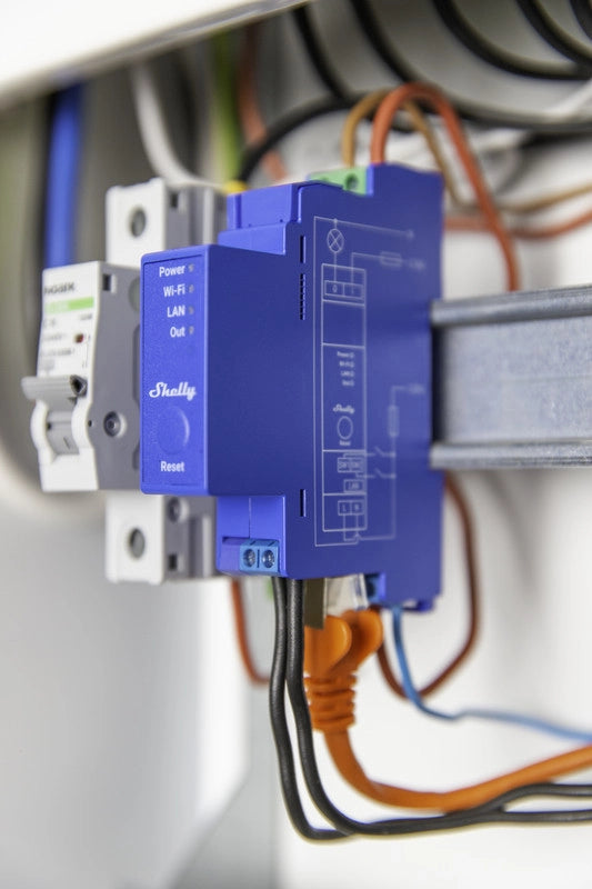 SHELLY PRO 1 Relè montabile su guida DIN. 1 canale. Wi-Fi. LAN e Bluetooth. Automatizzazione luci. Prese e interruttori