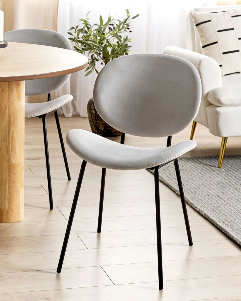 Set di 2 sedie in velluto grigio chiaro con gambe nere e senza braccioli design contemporaneo e retrò Sedute per la sala da pranzo