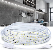 Striscia LED 10m Bianco Glaciale 6000K - Illuminazione acqua resistente per interni ed esterni