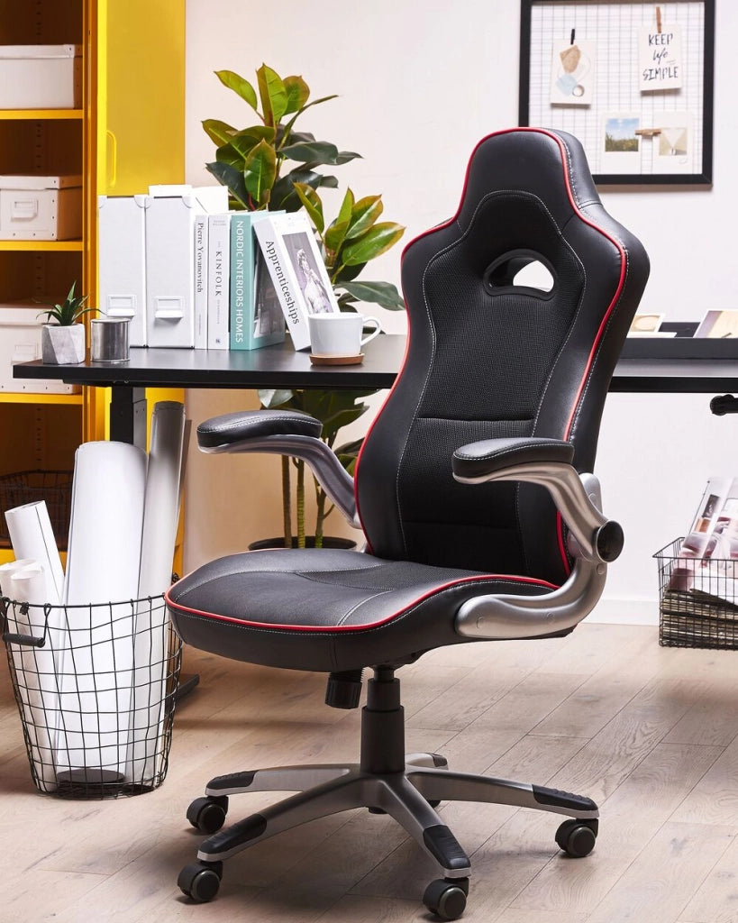 Sedia Direzionale da Ufficio Nera in Ecopelle Girevole Alzata a Gas Regolabile in Altezza con Ruote Ergonomica Moderna