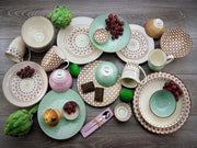 Set di piatti e bicchieri in materiali rinnovabili