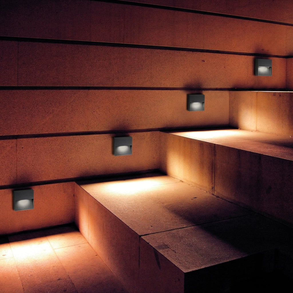 Bottom Lampada da Parete LED per Esterni ed Interni 4.5W 3000K IP54 in Alluminio Pressofuso Grigio Scuro Forma Quadrata Design Moderno ed Elegante