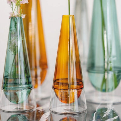 Vaso Conosfera 58 in vetro borosilicato soffiato a mano, design elegante con tecnica incalmo, colore Grigio, complemento d'arredo artistico
