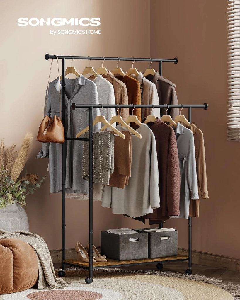 SONGMICS Stand Appendiabiti con Ruote, Attaccapanni Doppio con Ripiano, Largo 98,5 cm, Regge 100 kg in Totale, Struttura in Acciaio, Marrone Vintage e Nero Inchiostro HSR152B01
