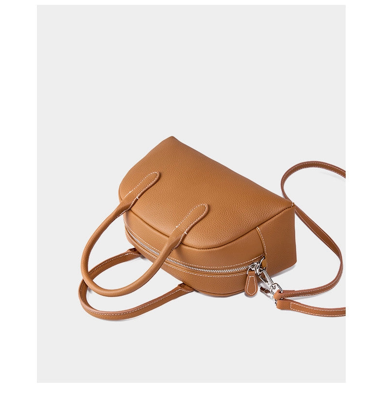 Borsa a tracolla piccola in vera pelle da donna, colore marrone.