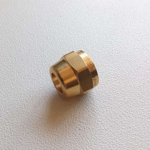 Dado condizionamento 3/8 x 10mm in ottone per unire tubo rame
