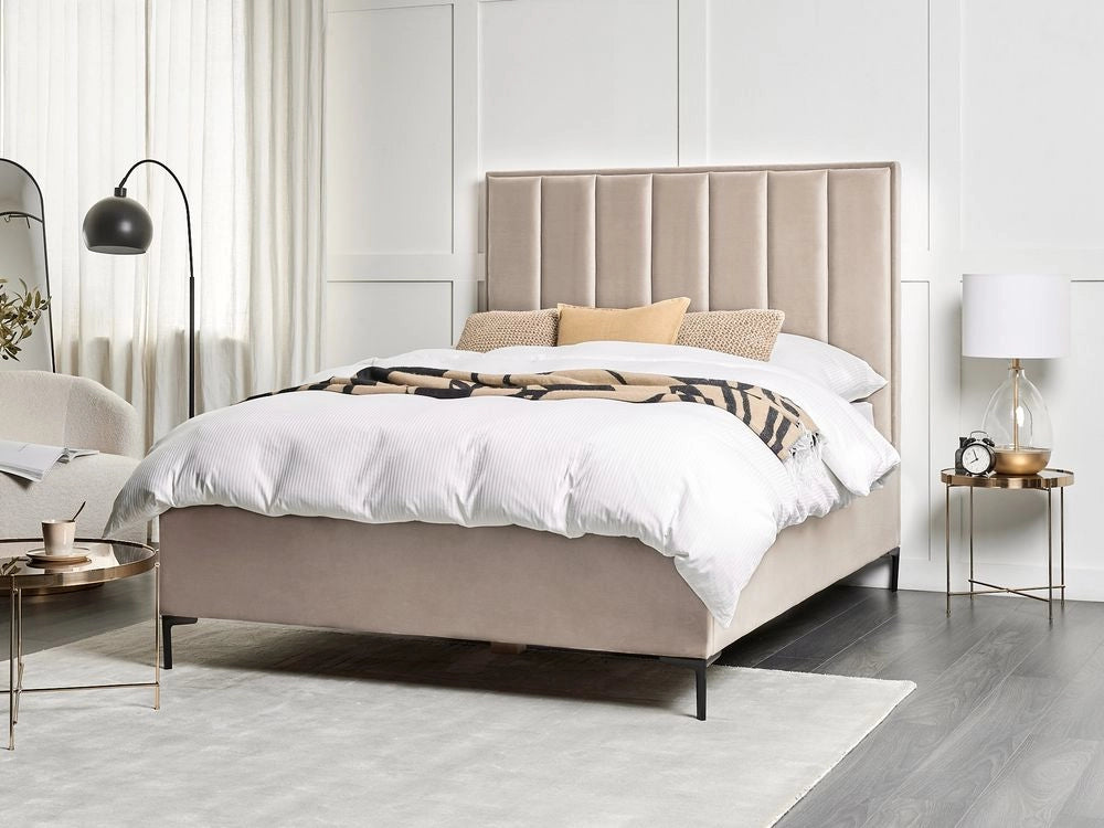 Letto in velluto grigio tortora matrimoniale 140 x 200 cm con poggiatesta imbottita contenitore ottomana gambe in metallo Nero